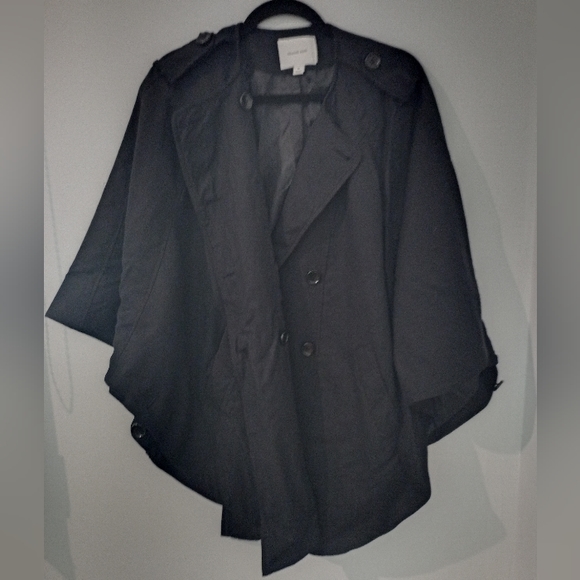 Country Road black button detail cape in size XS - Picture 5 of 11